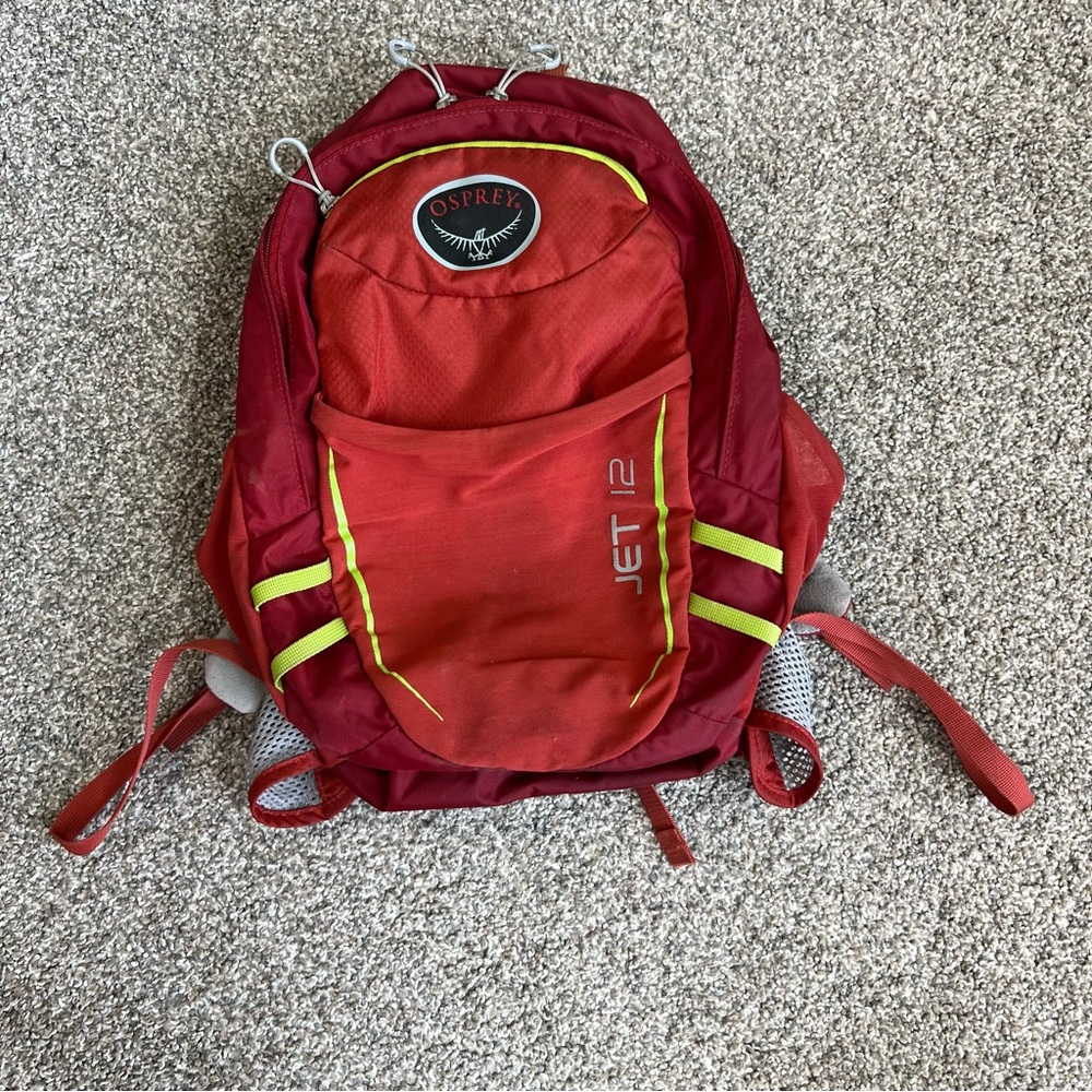 Osprey Jet 12 Youth Hiking Outdoor Camping Backpack Hydration Compatible Red - Picture 2 of 11